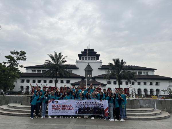 Duta Belia Paskibraka 2022 Kunjungi Kota Kembang