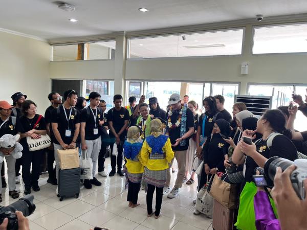 Belitung Welcomes 42 Delegates of Indonesia Australia Youth Exchange Program 2023