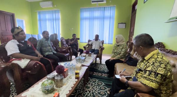 Luruskan Disinformasi, Disparbudkepora Bersilaturahmi Dengan Hatta Kabong dan Dispora Belitung