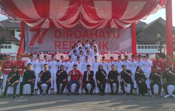 The Acting Governor Appreciates Paskibraka’s Performance