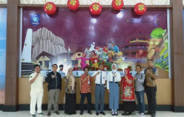 Prior to National Paskibraka Training, Abi and Chikar Visit Provincial Office