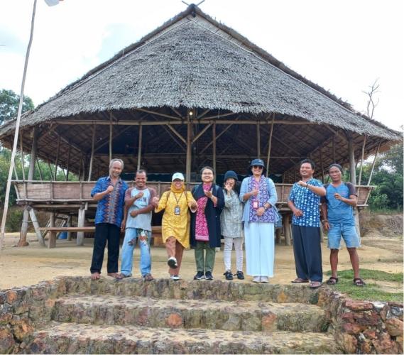 Peneliti ISBI Bandung Selami Kearifan Lokal di Kampung Adat Gebong Memarong