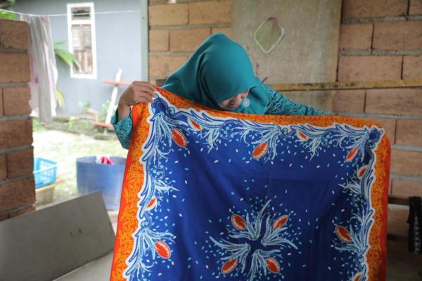 Safriati: I come to See, Buy, and Promote