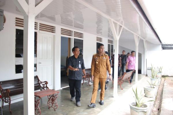 Suganda Instructs to Renovate Tuan Kuase House