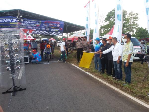 Kadisparbudkepora Buka Drag Bike Lintas Timur, Dikuti 500 Pembalap