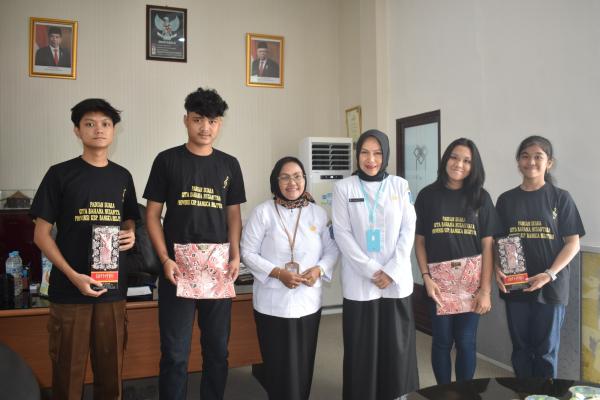 Wydia Receives Gita Bahana Nusantara Choir Delegates