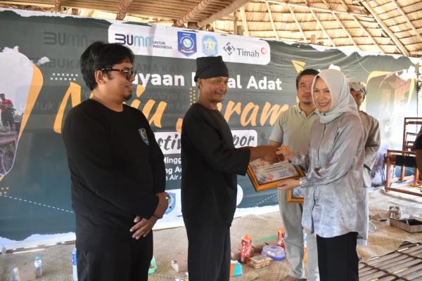 Kadis Parbudkepora Hadiri Paerayaan Nuju Jerami Suku Lom Bangka