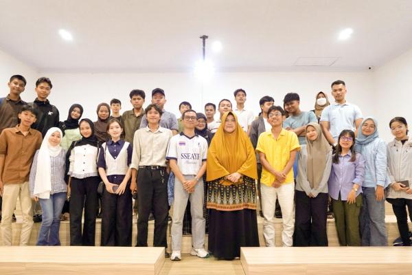 Belitong Geopark English Club: Bridging Local Knowledge and Global Communication