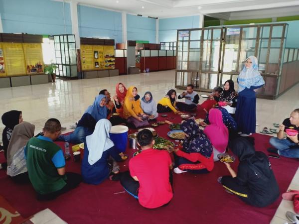 Disbudpar Babel Tampilkan Tradisi Makan Bedulang