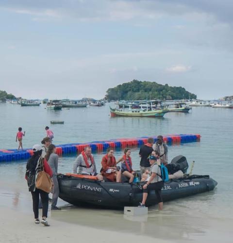 176 Turis Asing dari Eropa Kunjungi Pulau Belitung